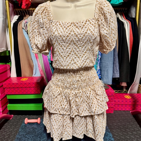 Lilly Pulitzer Yara Eyelet SET - Gold Metallic & Cream (Size 00) - Picture 1 of 10